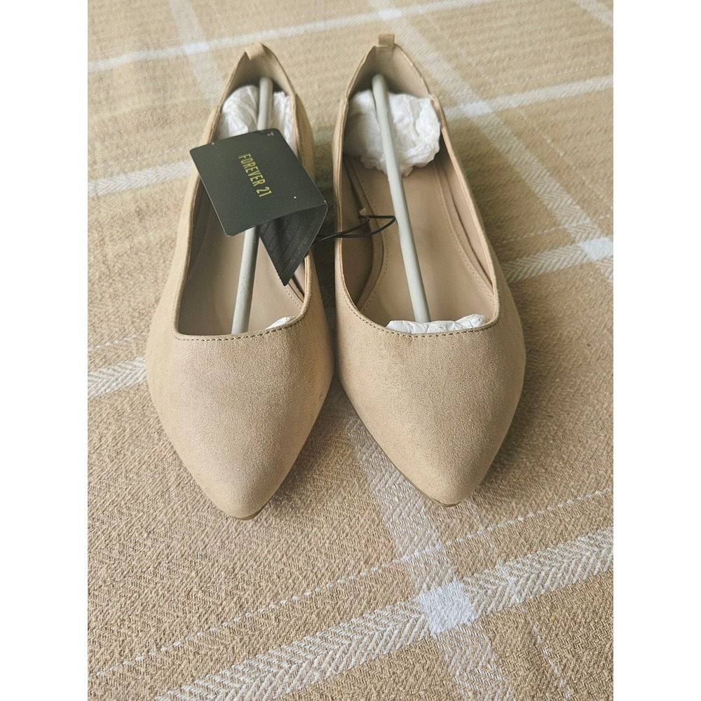 Forever 21 Womens Pointed Toe Flats Beige Faux Suede Slip On Shoes Size 5.5 NEW